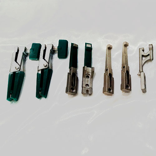 Electroplating claw clamp